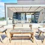 Hidden Gem Apartment In Downtown