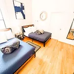 Gaslamp 2Bdrm - W Parking & 4 Beds #204