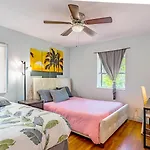 12-Guest 4-Br Spacious Home With Large Backyard, 4-Car Parking