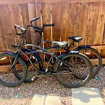 Cozy Beach Cottage With Bicycles