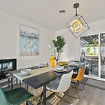 Amazing San Diego Oasis -Heated Pool Spa Sauna