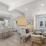 5Bd Home With Outdoor Space In Little Italy