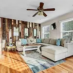 Rustic Coastal Retreat In Sunset Cliffs Three Beds & Two Baths