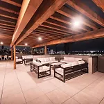 City24 Condo Hotel Little Italy Mission Hills