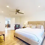 La Jolla Beach Retreat