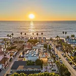 Oceanview Townhome Just Steps From Iconic Windansea Beach