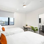 Modern 2 Bedroom King Bed Evcharger Pet-Friendly Balcony