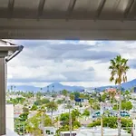 Hot Tub, New 2 Bedroom Park Blvd Condo