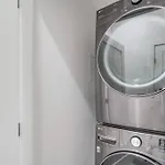 Hot Tub, New 2 Bedroom Park Blvd Condo