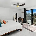 Hidden Canyon Gem - Private Upper Level, Near Sdsu