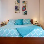 Studio Apartment With Pool In The Heart Of Missionvalley