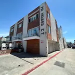 Fantastic Mission Beach Condo Steps To The Beach
