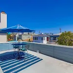 Luxury Summer House Feet From Bay & Ocean Patios