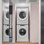 King Bed Evcharger Sleeps 8 Balcony Laundry