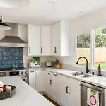 Luxury 5-Bedroom Family Home In La Jolla Minutes To The Ocean Sleeps 14