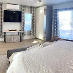 Stunning Ocean Beach Gem - Has Everything!