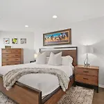 Sail Bay Luxury Retreat With Private Spa And Rooftop Bay View
