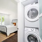 Cozy 1 Bed/Bath Apt In Hip Spot!