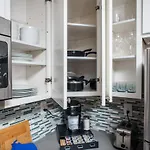 Charming 3Br/2Ba Craftsman Home By Domio