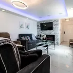 Fantastic Mission Beach Condo Steps To The Beach