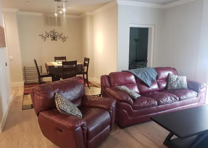 Yes It\'S Right 2 Suites And 3 Bath In The Heart Of San Diego Fb2
