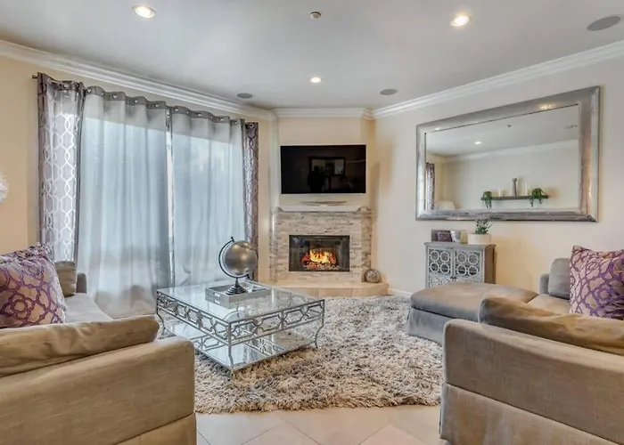 Spectacular View- Luxurious 4Bd 4Ba