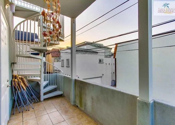 200-Surf Stars Penthouse