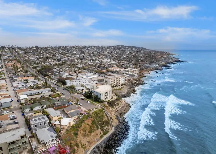 Sunset Cliffs Lookout - Ocean Front Luxury Condo