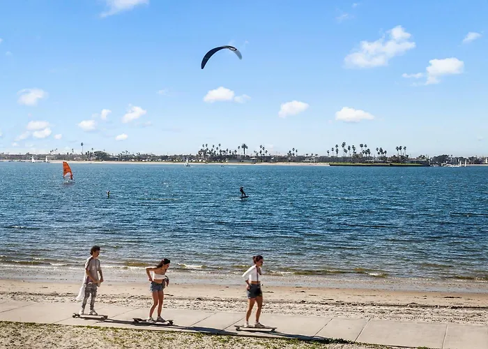 Mission Bay Dreams - W Bay Access, Parking, Pool & Spa