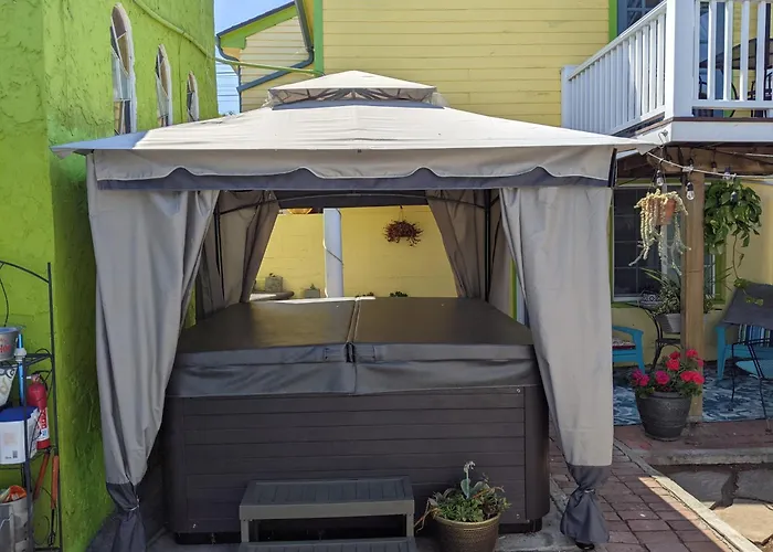 Nagy\'S Artsy B&B For 8 With Jacuzzi & Fireplace