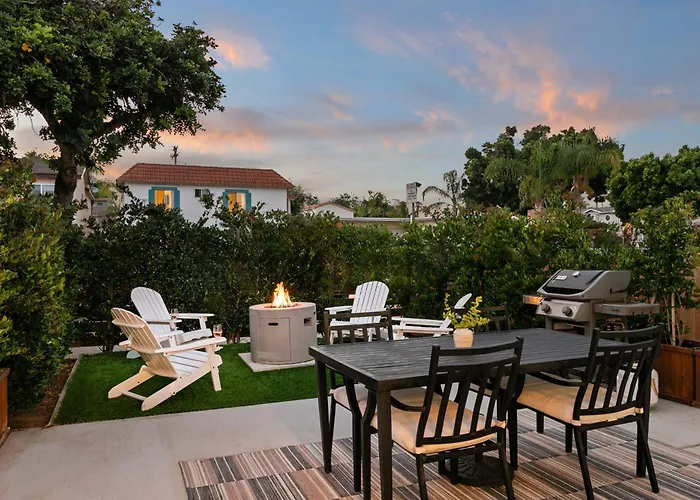 Modern And Cozy In Pb With Patio And Firepit