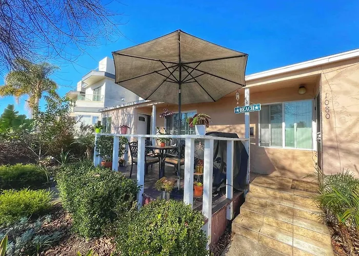 Pacific Beach Getaway Blocks From The Beach