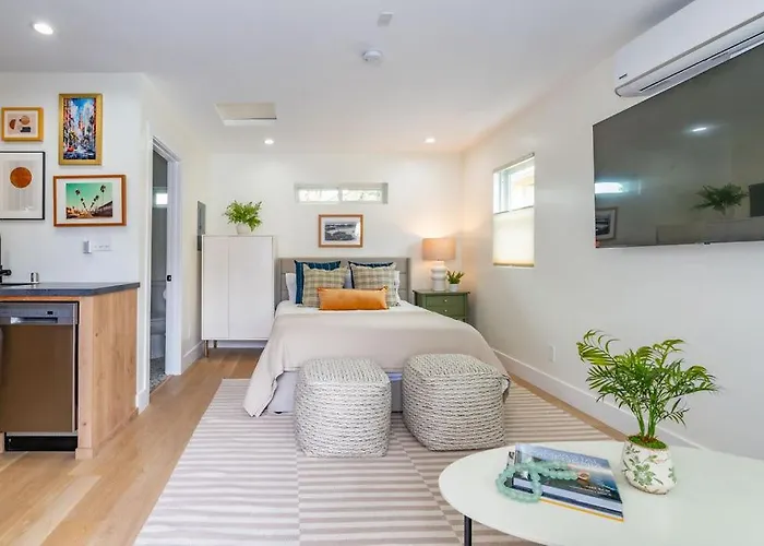 Quaint Studio In Charming Marston Hills