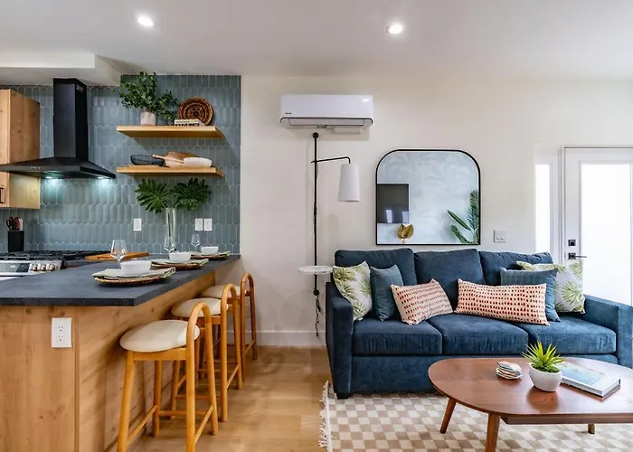 Newly Remodeled Uptown Chic