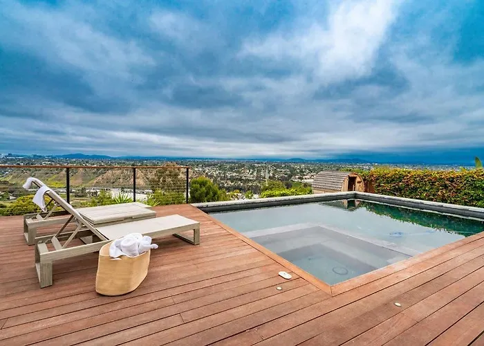 Outdoor Paradise On Mount Soledad