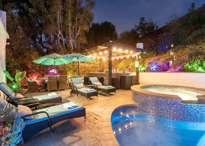 Luxurious Family 5 Bedroom Getaway