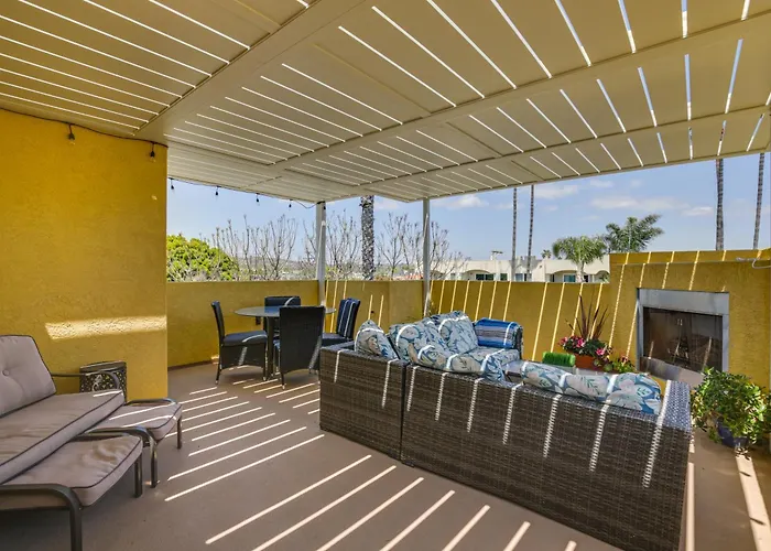 Sunny Socal Hideaway Less Than 2 Miles To Pacific Beach!