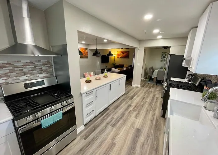 North Park Centrally Located 8Br 5Ba House