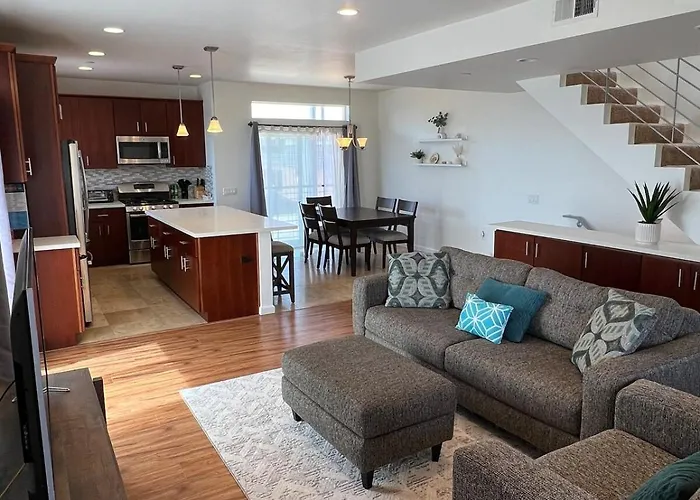 Cozy North Park Townhome