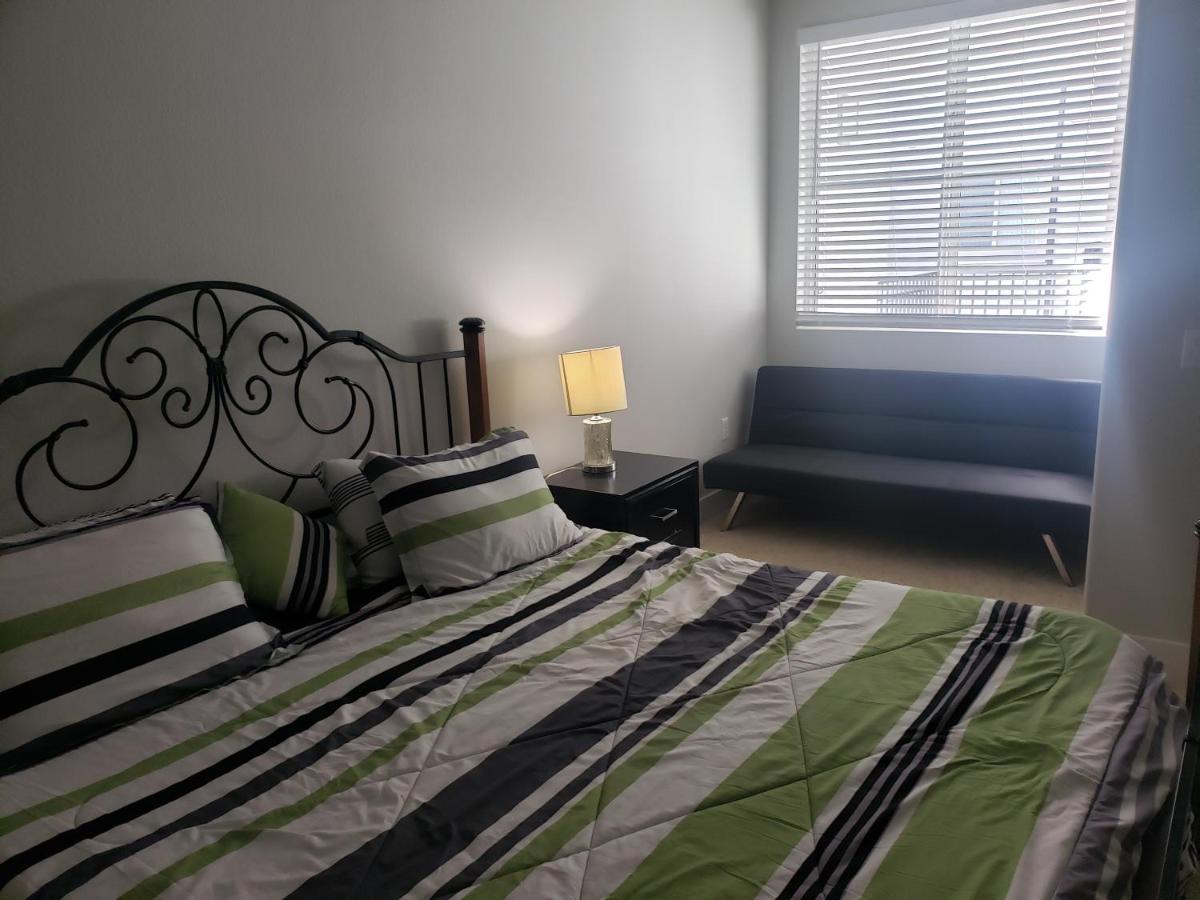 Apartment Yes It's Right 2 Suites And 3 Bath In The Heart Of Fb2 *