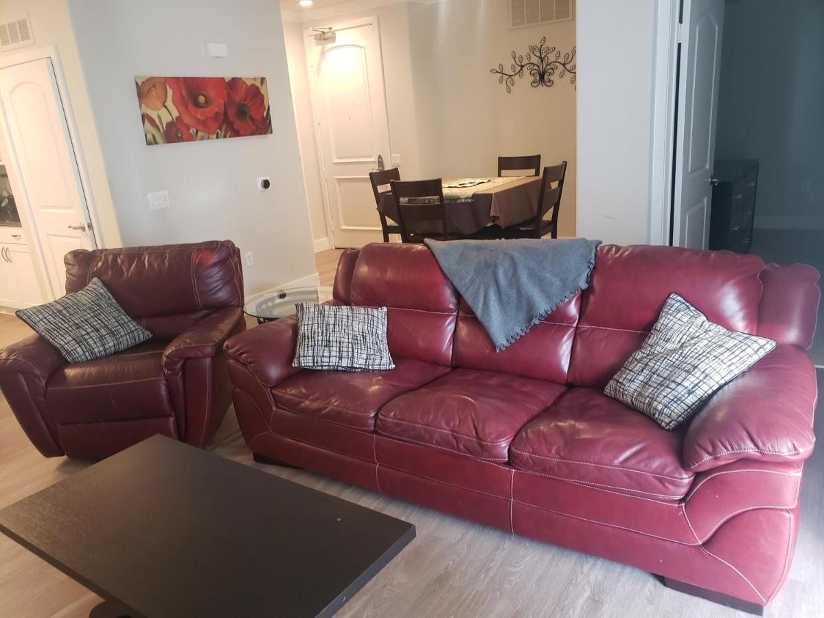Yes It's Right 2 Suites And 3 Bath In The Heart Of Fb2 *