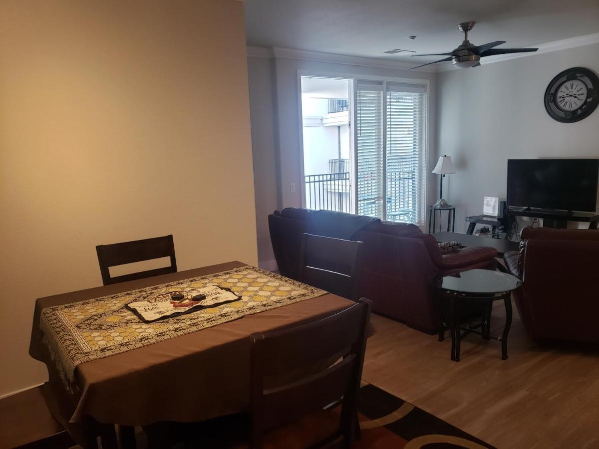 Apartment Yes It's Right 2 Suites And 3 Bath In The Heart Of Fb2
