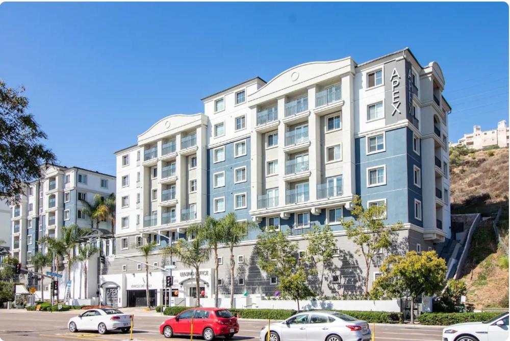 Yes It's Right 2 Suites And 3 Bath In The Heart Of Fb2 * San Diego