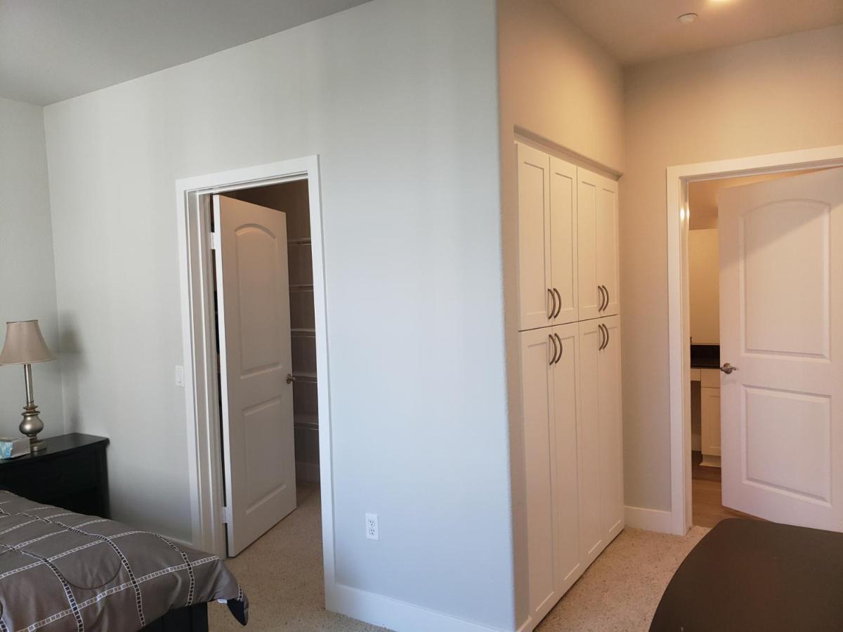 Yes It's Right 2 Suites And 3 Bath In The Heart Of Fb2 * San Diego