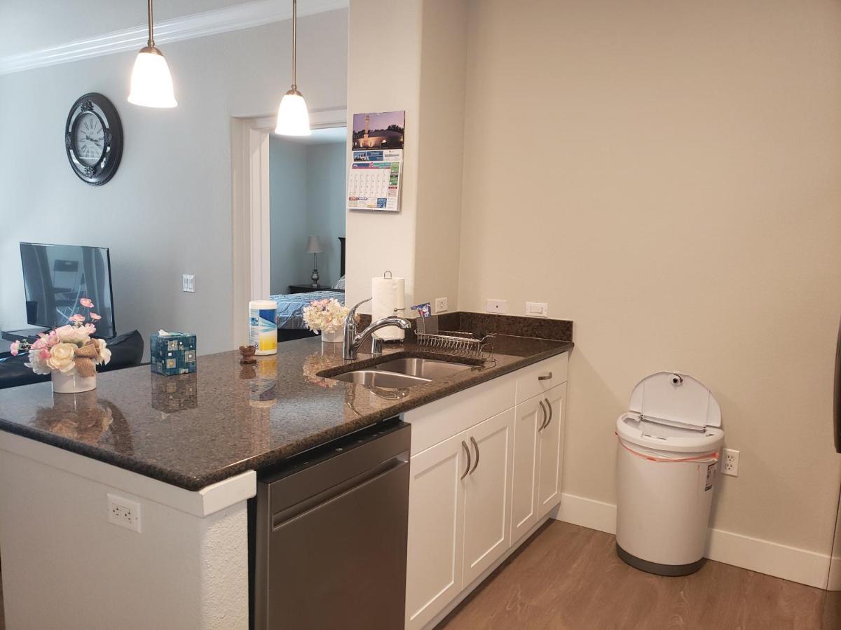 Apartment Yes It's Right 2 Suites And 3 Bath In The Heart Of Fb2 San Diego