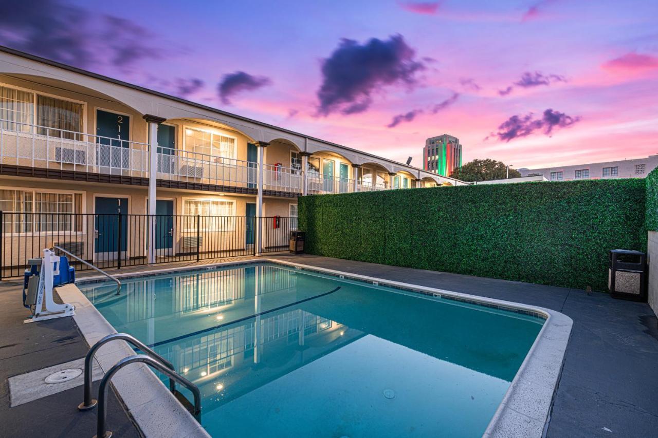 The Pacific Motel 2*
