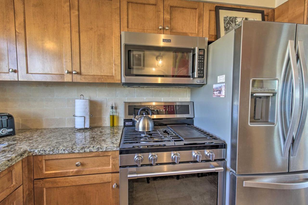 Apartment Hub With Bay Views - 1 Block To Beach!