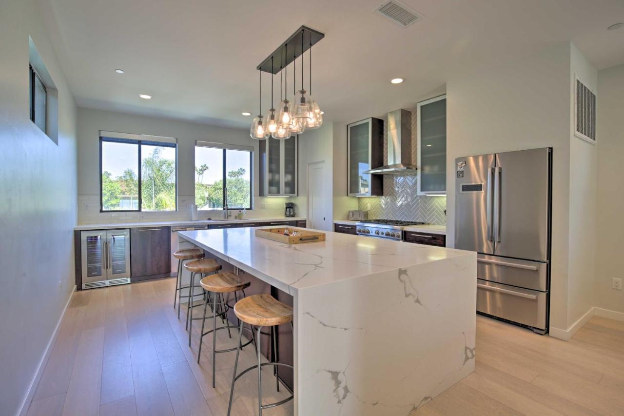 Chic Abode Rooftop Balcony And Bay Views! Holiday home San Diego