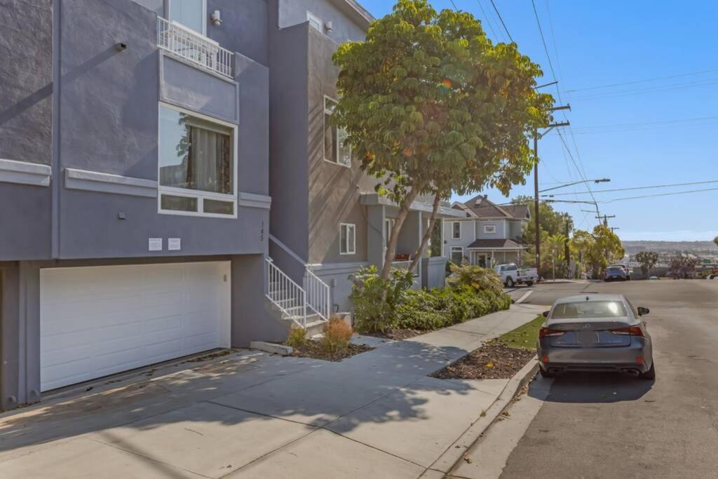 Spectacular View- Luxurious 4bd 4ba Holiday home *