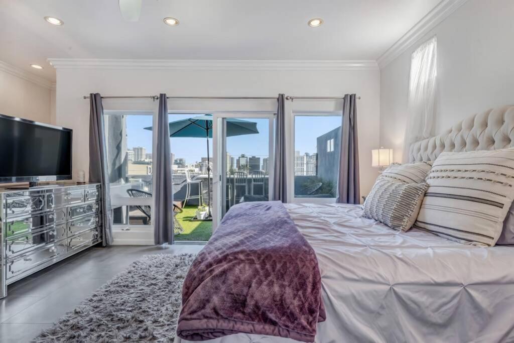 Spectacular View- Luxurious 4bd 4ba Holiday home